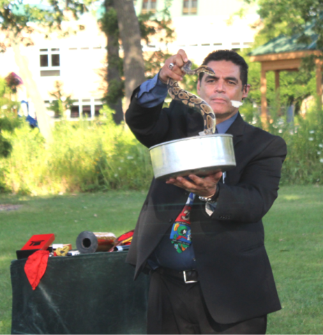 Magician Jaime Aponte